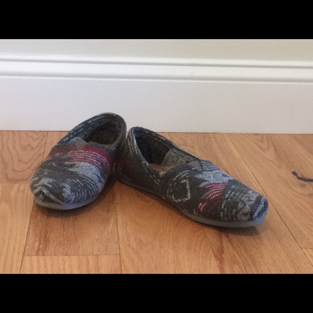 TOMS wool flats